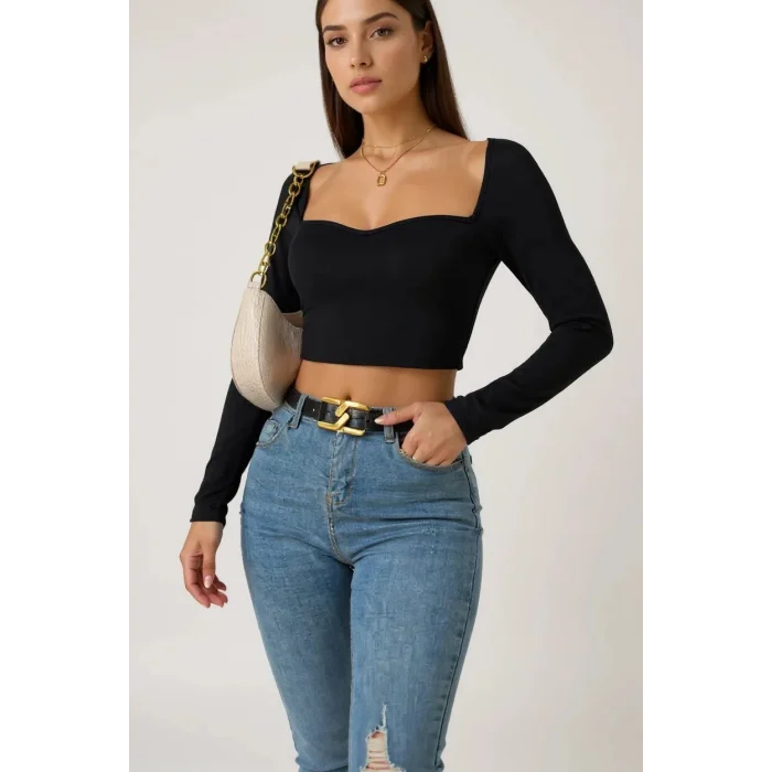Kadın Siyah Uzun Kol Göğüs Dekolteli Şık Crop Top Bluz – Şık, Rahat ve Kolay Kombinlenebilir