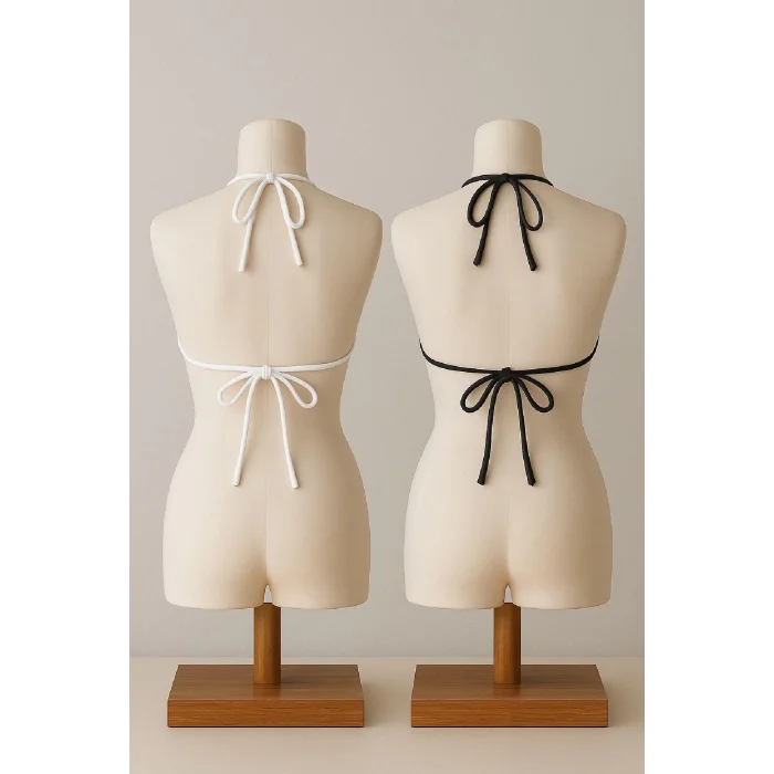 Kadın Siyah ve Beyaz Minimal Kesim Üçgen Bikini Üstü – Modern ve Şık Tasarım