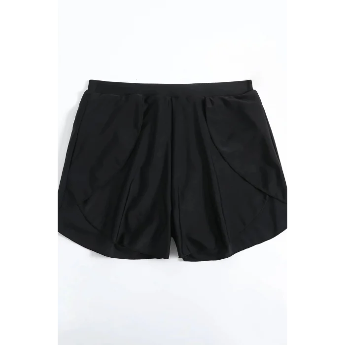 Kadın Siyah Yırtmaçlı Etek Görünümlü Şık Deniz Şortu – Modern ve Şık Tasarım