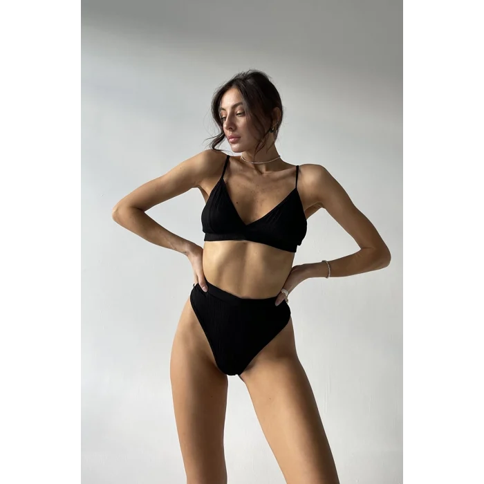 Kadın Siyah Yüksek Bel Dolgusuz Slip Takım – Modern, Konforlu ve Günlük Kombinlere Uygun