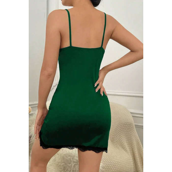 Kadın Yeşil Göğsü ve Bacakları Dantelli Yırtmaçlı Şık Gecelik – Modern ve Şık Tasarım