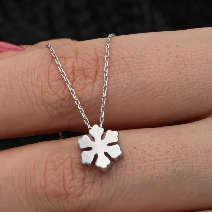 Luz&Pos Gümüş Minimal Kar Tanesi Kadın Kolye