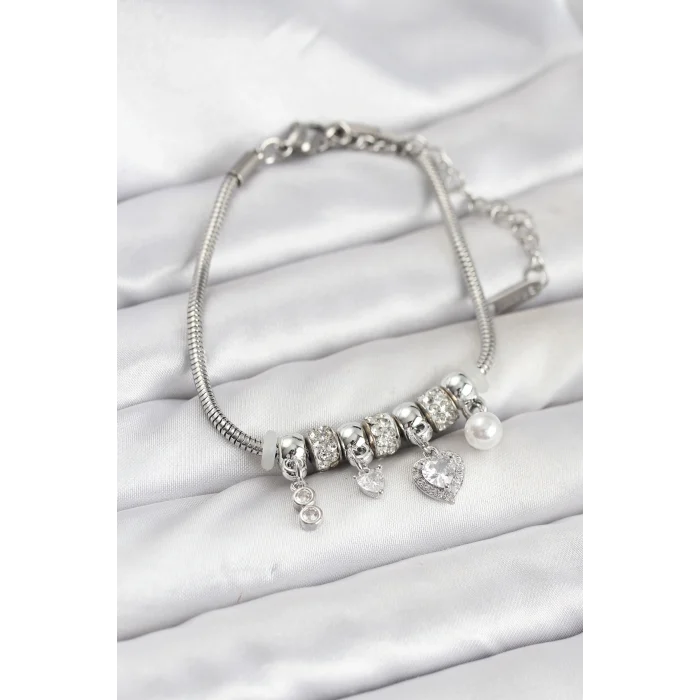 Pirinç Gümüş Renk Kalp Charmlı Kadın Bileklik