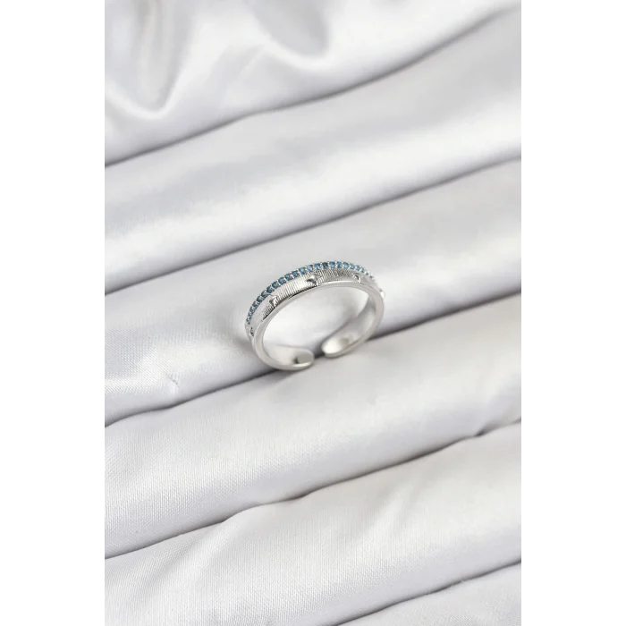 Pirinç Gümüş Renk Sıralı Zirkon Taşlı Kutup Yıldızı Model Kadın Yüzük