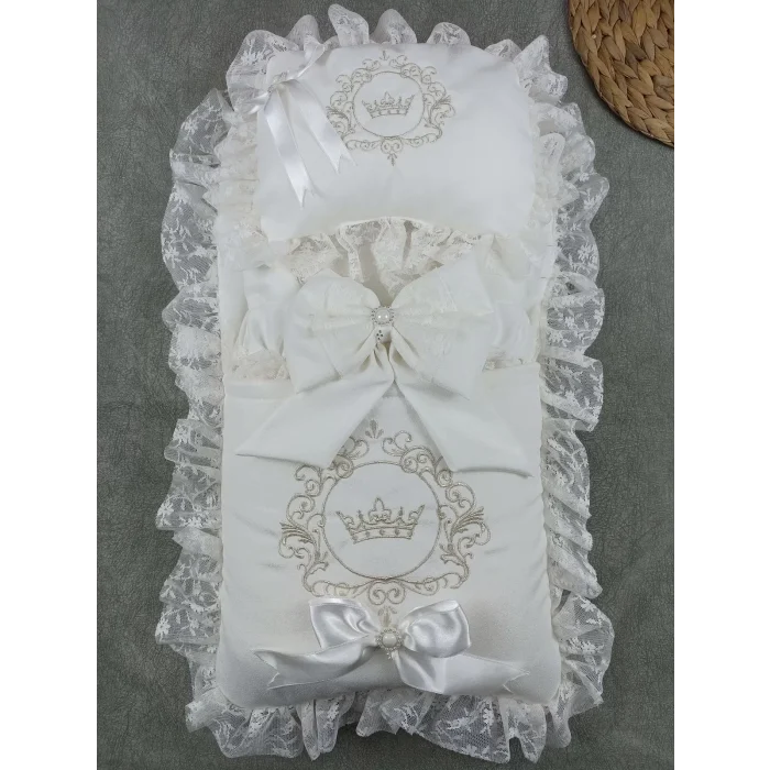 Luz&Pos Yenidoğan Antalya Taç Nakışlı Kundaklı Trilüks Unisex 3lü Alt Açma Seti Ekru