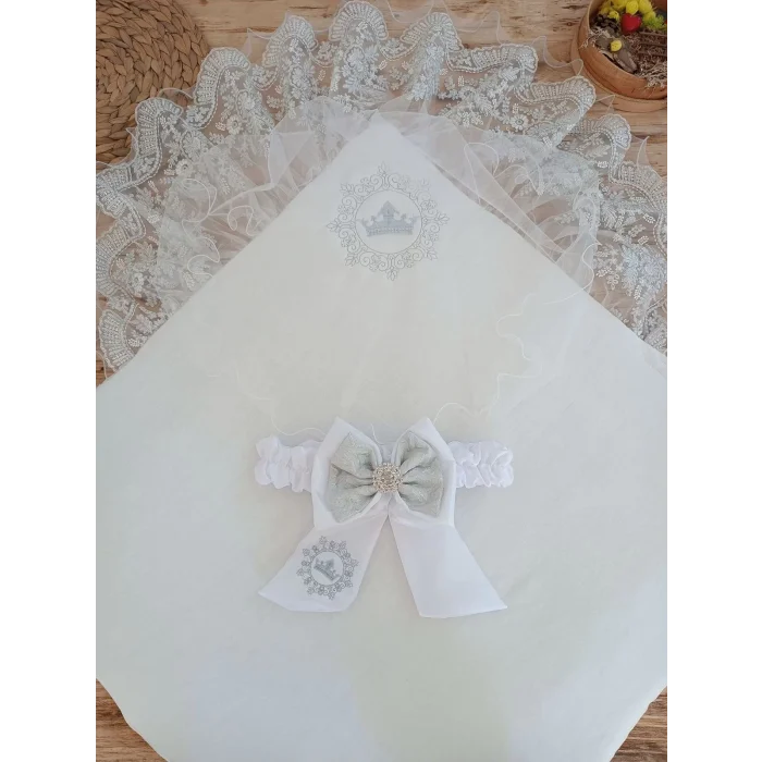 Luz&Pos Yenidoğan Titi Taç Nakışlı Plazma Taşlı Güpürlü Çift Fiyonk Duvaklı Trilüks Kundak Bebek Battaniyesi Gümüş