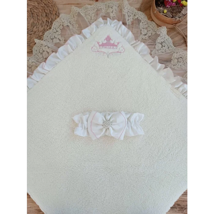 Luz&Pos Yenidoğan Wool Yün Kumaş Taç Nakışlı Güpür Duvaklı Fiyonk Prizma Taş Unisex Kundak Bebek Battaniyesi Pembe