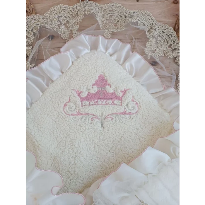 Luz&Pos Yenidoğan Wool Yün Kumaş Taç Nakışlı Güpür Duvaklı Fiyonk Prizma Taş Unisex Kundak Bebek Battaniyesi Pembe