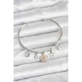 Çiçek ve Kelebek Charmlı Gümüş Renk Pirinç Kadın Bileklik