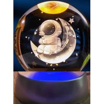 Dekoratif Ay Üstünde Astronot Tasarımlı Plastik Altlıklı Cam Küre