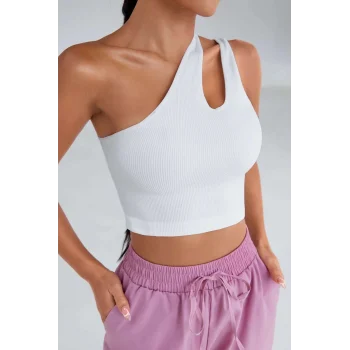Kadın Beyaz Tek Omuz Cut Out Detaylı Crop Top Bluz – Şık, Rahat ve Kolay Kombinlenebilir