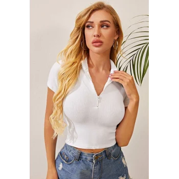 Kadın Beyaz Yarım Fermuarlı ve Kısa Kollu Crop Top Bluz – Şık, Rahat ve Kolay Kombinlenebilir