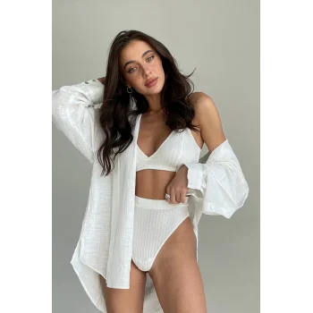 Kadın Beyaz Yüksek Bel Dolgusuz Slip Takım – Modern, Konforlu ve Günlük Kombinlere Uygun