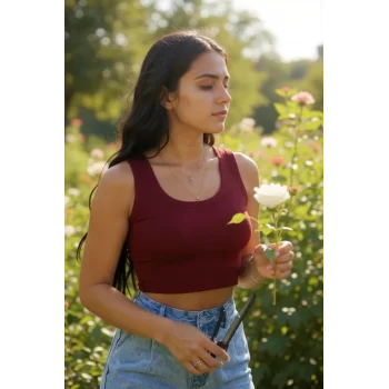 Kadın Bordo Kare Yaka Crop Top Bluz – Şık, Rahat ve Kolay Kombinlenebilir