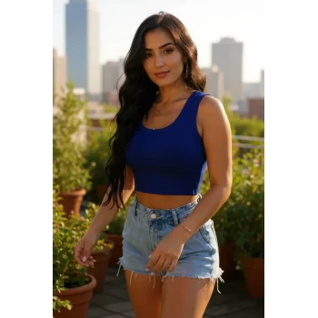 Kadın Lacivert Kare Yaka Crop Top Bluz – Şık, Rahat ve Kolay Kombinlenebilir