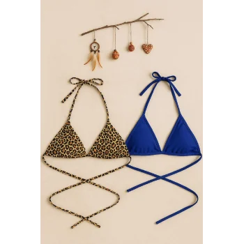 Kadın Leopar Desenli ve Mavi Minimal Kesim Üçgen Bikini Üstü – Modern ve Şık Tasarım