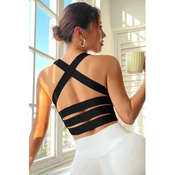 Kadın Siyah Sırtı Çapraz Lastik Detaylı Crop Top Bluz – Şık, Rahat ve Kolay Kombinlenebilir