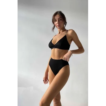 Kadın Siyah Yüksek Bel Dolgusuz Slip Takım – Modern, Konforlu ve Günlük Kombinlere Uygun