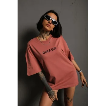 Luz&Pos Kadın Oversize Baskılı Tişört – Golf Gtı Retro Araba Desenli, Ön & Arka Dijital Baskı, Sokak Modası Stil- Gül Kurusu
