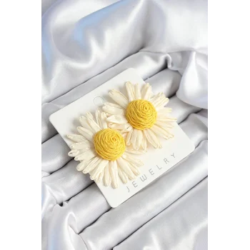 Papatya Model Beyaz Ve Sarı Renk Kadın Küpe