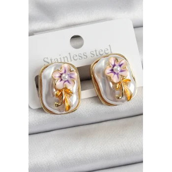 Pirinç Beyaz Mineli İnci Detaylı Çiçek Figürlü Sanatsal Portre Model Gold Renk Kadın Küpe