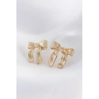 Pirinç Gold Renk Çizgi Detay Fiyonk Küpe