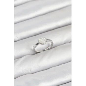 Pirinç Gümüş Renk Kalpli Kadın Yüzük