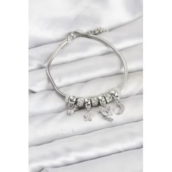 Pirinç Gümüş Renk Kalpli Model Charmlı Kadın Bileklik