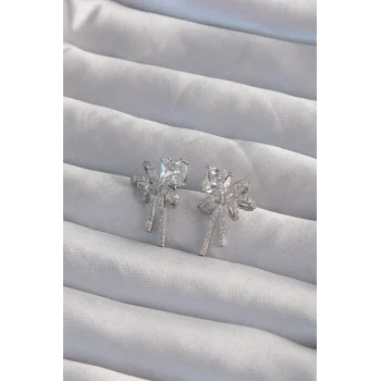 Pirinç Gümüş Renk Kare Zirkon Taşlı Fiyonk Küpe