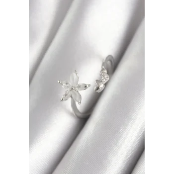 Pirinç Gümüş Renk Zirkon Taşlı Çiçek Model Kalp Detay Kadın Yüzük