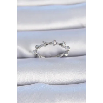 Pirinç Gümüş Renk Zirkon Taşlı Kadın Yüzük