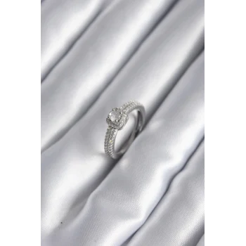 Pirinç Gümüş Renk Zirkon Taşlı Kadın Yüzük