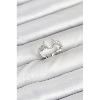 Pirinç Gümüş Renk Zirkon Taşlı Kalpli Kadın Yüzük