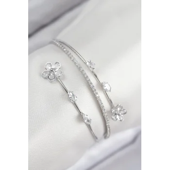 Pirinç Zirkon Taşlı Çiçek Model Gümüş Renk Kadın Bileklik