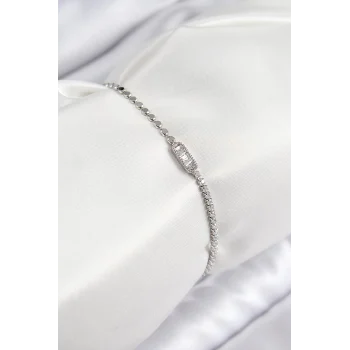 Pirinç Zirkon Taşlı Dikdörtgen Model Ezme Zincir Gümüş Renk Kadın Bileklik
