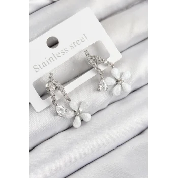 Pirinç Zirkon Taşlı Papatya Model Gümüş Renk Kadın Küpe