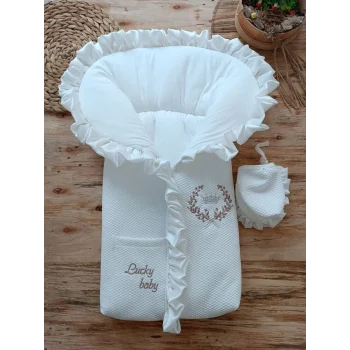 Luz&Pos Yenidoğan Ultralüks Fermuarlı Ve Cepli Lucky Baby Nakışlı Bebek Battaniyesi Kundak Ekru
