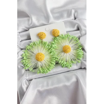 Yeşil Püsküllü Papatya Figürlü Hasır Örgü Model Gold Renk Kadın Küpe