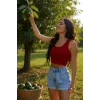 Kadın Kırmızı Kare Yaka Crop Top Bluz – Şık, Rahat ve Kolay Kombinlenebilir