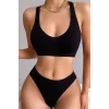 Kadın Siyah Desteksiz Seamless Tangalı İç Çamaşır Takımı – Modern, Konforlu