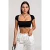 Kadın Siyah Sırt Dekolteli ve Boyundan Bağlamalı Yarım Kol Crop Top Bluz – Şık, Rahat ve Kolay Kombinlenebilir