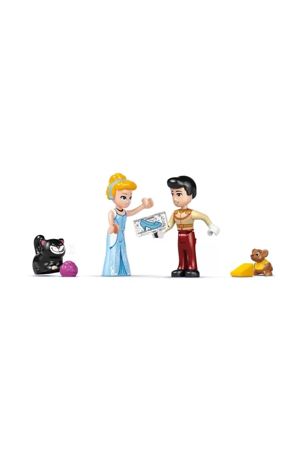 43275 Lego Disney Prensesi Sindirellanın Şatosu Ve At Taşıyıcı 596 Parça +6 Yaş
