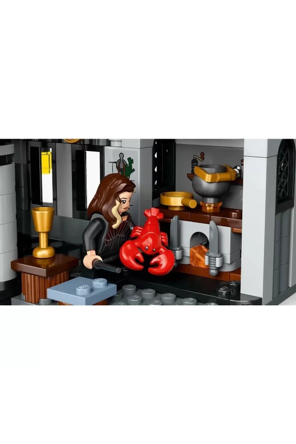76453 Lego Harry Potter - Malfoy Malikanesi 1601 Parça +10 Yaş