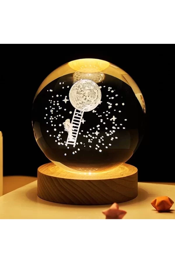 Dekoratif Merdiven Astronot Tasarımlı Ahşap Altlıklı Işıklı Cam Küre Büyük Boy Cam:8cm Ahşap:2cm