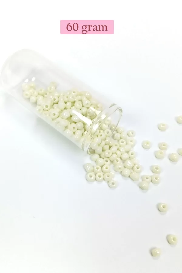 Dökme Cam Kum Boncuk Büyük Boy (6/0) 4 mm - 60 Gram - Krem - BNC107