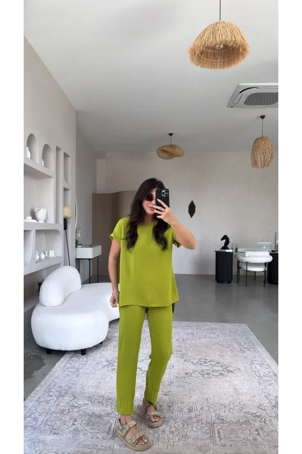 Kadın Kısa Kollu Bluz Ve Bileği Pens Detay Pantolon Ikili Takım