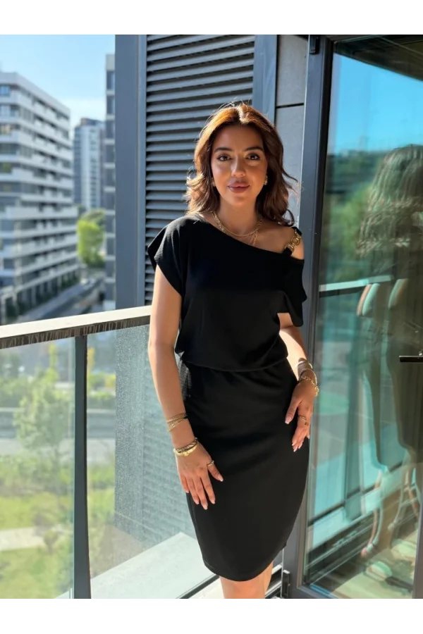 Kadın Kısa Kollu Tek Omuz Askı Ve Aksesuar Detay Beli Lastikli Krep Elbise