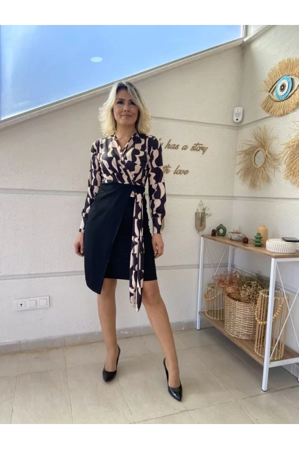 Kadın Uzun Kollu Kruvaze Yaka Dijital Baskılı Fiyonk Detay Dalgıç Kumaş Elbise