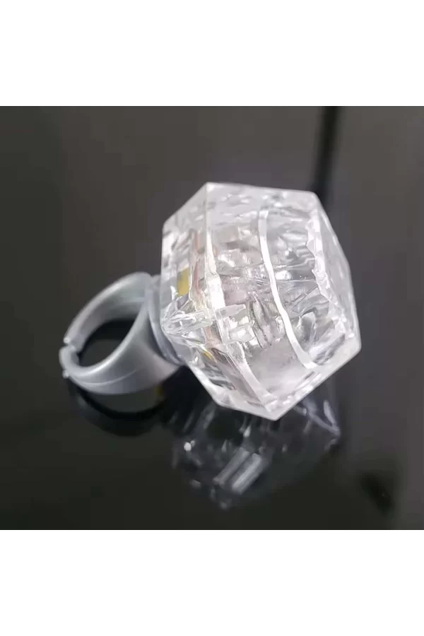 Kristal Tasarımlı Led Işıklı Gümüş Yüzük