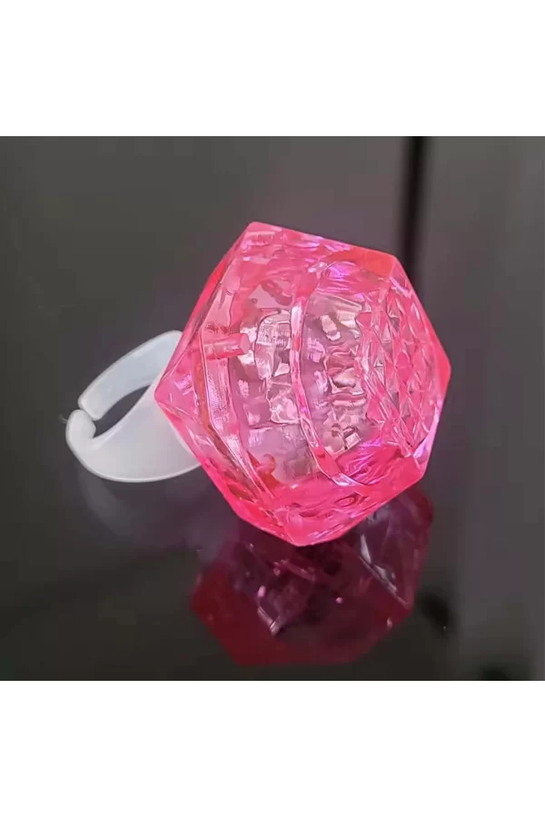 Kristal Tasarımlı Led Işıklı Pembe Yüzük